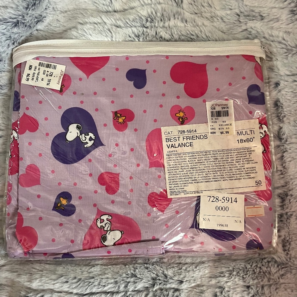 Peanuts Window Valence Best Friends Snoopy & Woodstock with Hearts 18x60